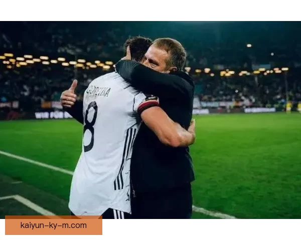 格纳布里与戈雷茨卡携手上演拜仁精彩庆祝瞬间 格纳布里与戈雷茨卡携手上演拜仁精彩庆祝瞬间