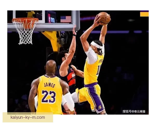 勒布朗三双助湖人轻取奇才迎来三连胜 里夫斯贡献19分9助布朗尼得6分